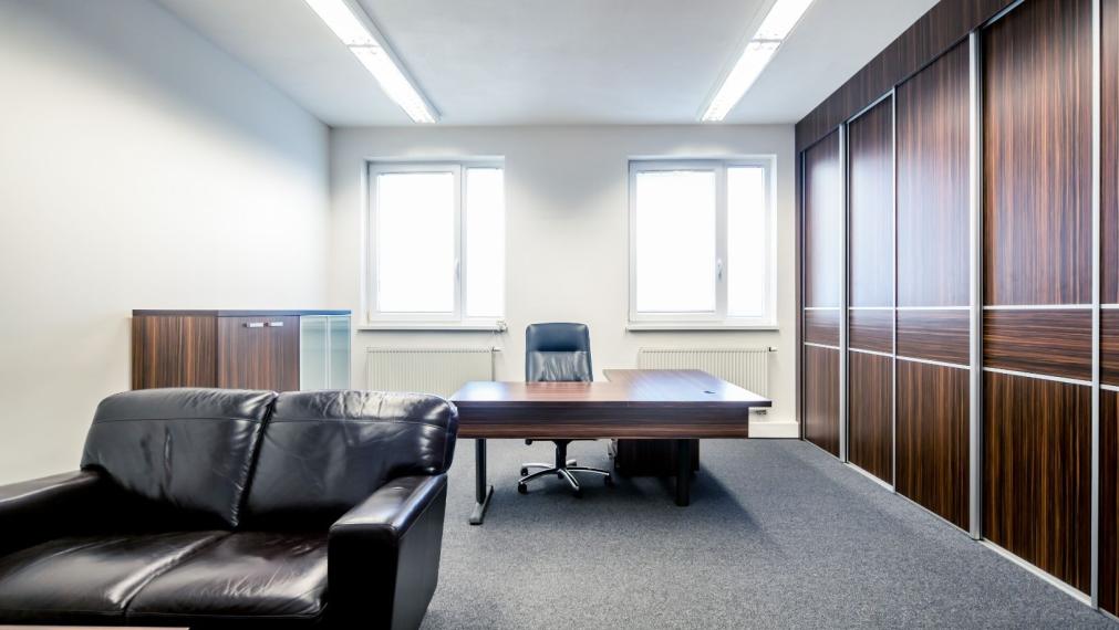 Reprezentatívna polyfunkčná budova so skladom a parkovaním v atraktívnej lokalite, Bratislava - Nové Mesto