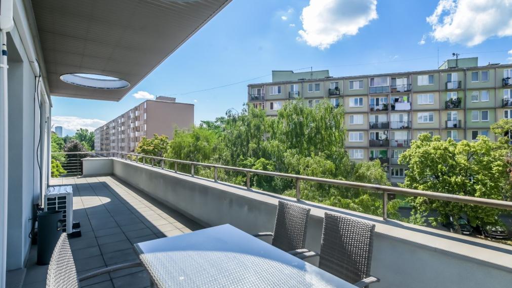 Reprezentatívna polyfunkčná budova so skladom a parkovaním v atraktívnej lokalite, Bratislava - Nové Mesto TOP