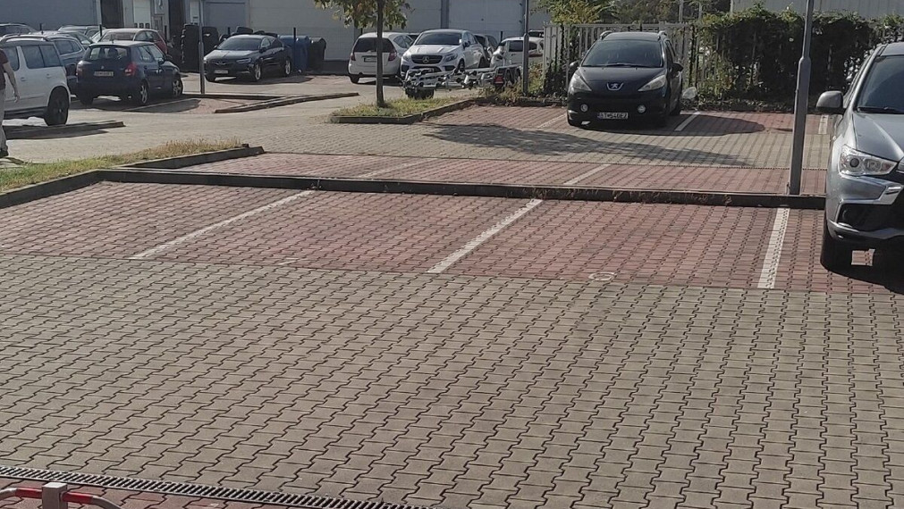  Na predaj vonkajšie parkovacie miesto v Petržalke, Bratislava V