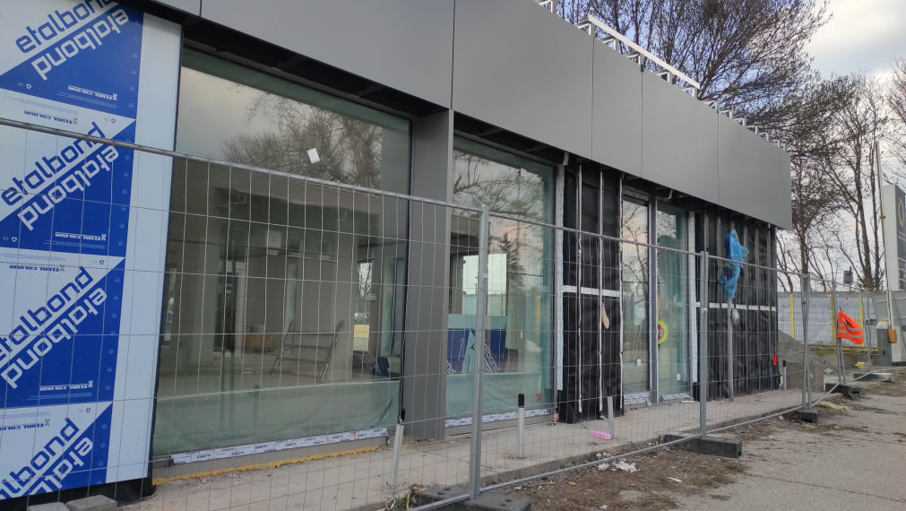 SHOWROOM/obchodné priestory s výkladmi na prenájom – Slovnaftská, Bratislava  II