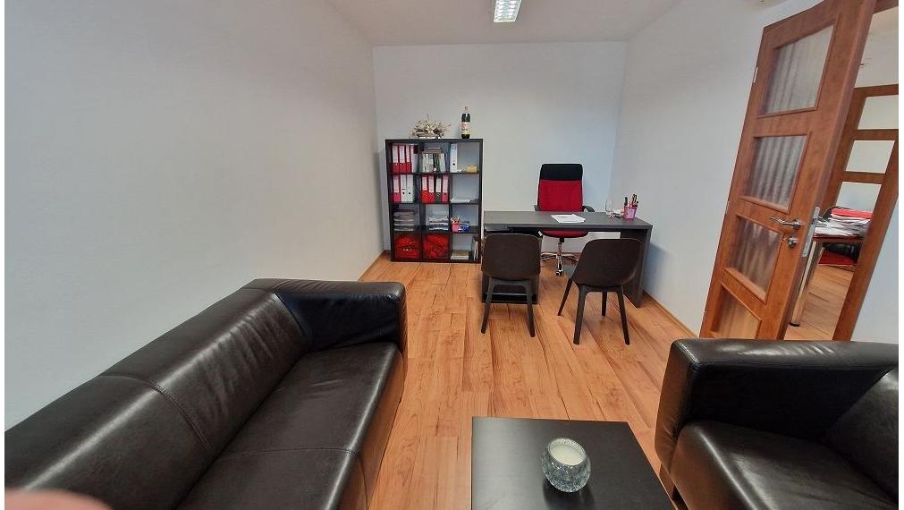 Na prenájom reprezentatívny kancelársky priestor - Senec