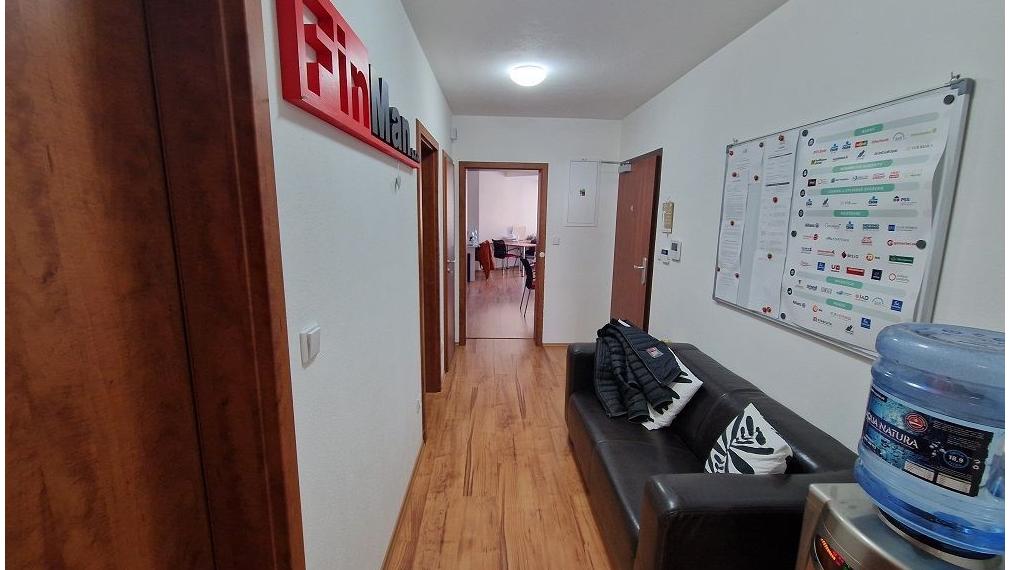 Kancelársky priestor na lukratívnom frekventovanom mieste v Senci