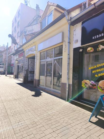 Lukratívny obchodný priestor na prenájom - Bratislava I