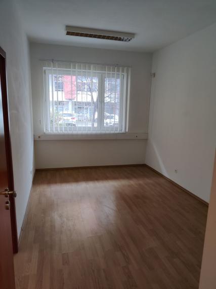 Na prenájom nebytový priestor o výmere 90m2 v Ružinove