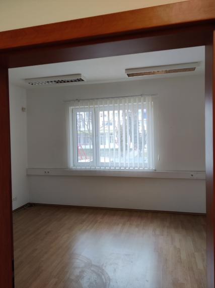 Na prenájom nebytový priestor o výmere 90m2 v Ružinove