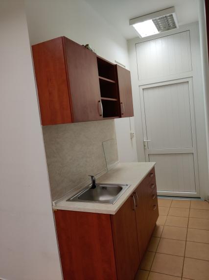 Na prenájom nebytový priestor o výmere 90m2 v Ružinove