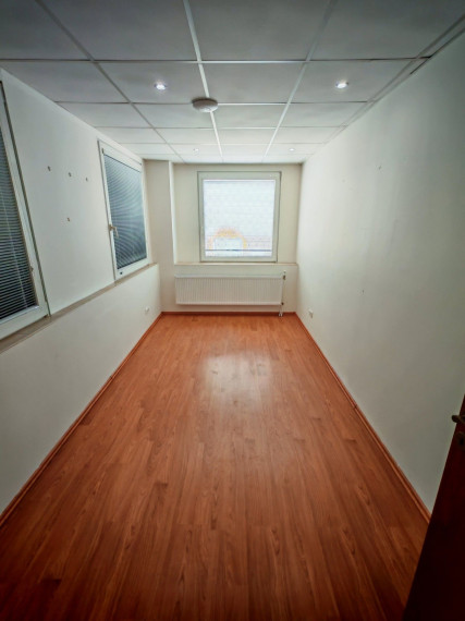 Kancelárske priestory 260m2 + 4x parkovanie v cene, Hrachová, Bratislava II TOP