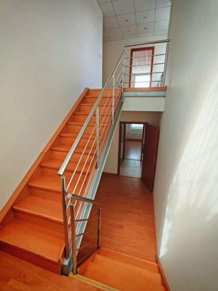 Kancelárske priestory 260m2 + 4x parkovanie v cene, Hrachová, Bratislava II TOP