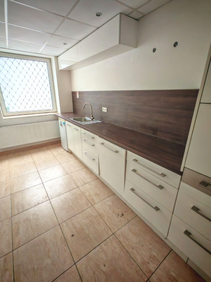 Kancelárske priestory 260m2 + 4x parkovanie v cene, Hrachová, Bratislava II TOP