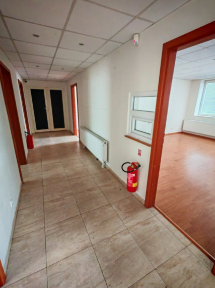 Kancelárske priestory 260m2 + 4x parkovanie v cene, Hrachová, Bratislava II TOP