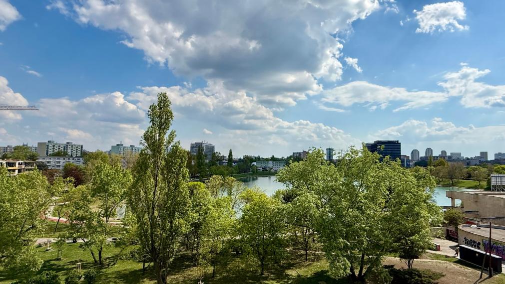 Prenájom reprezentatívnych kancelárskych priestorov, výhľad priamo na Štrkovec, Bratislava II TOP