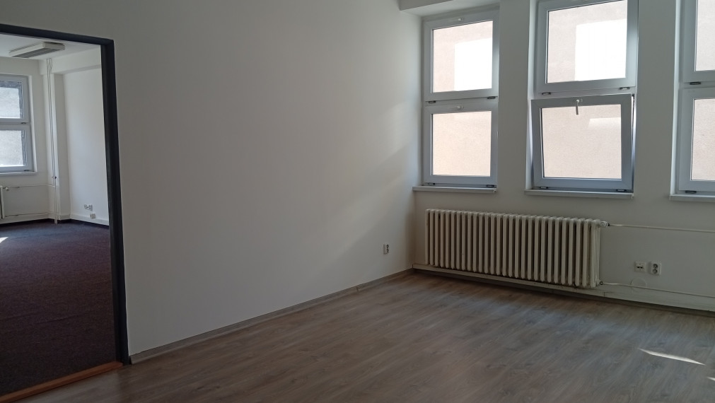 122m2 Administratívne priestory na PRENÁJOM, Trenčín-širšie centrum