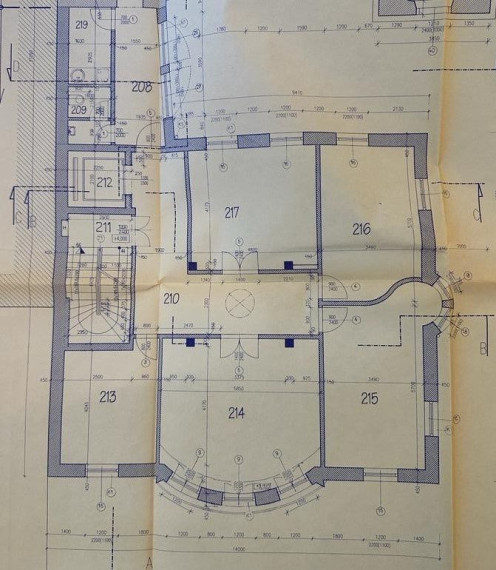 Priestor 165,7m2 s výhľadom do Úradu Vlády, v krásnej historickej budove, Štefánikova,BAI