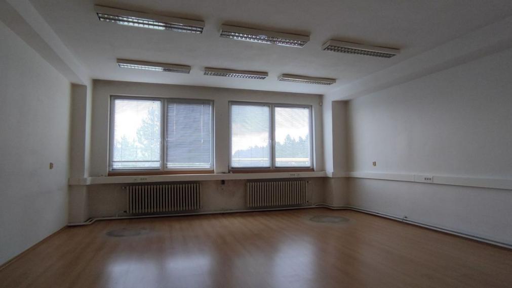 Veľká priemyselná hala na prenájom v Dubnici nad Váhom