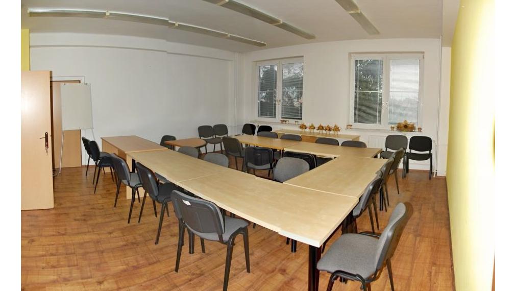 Administratívne priestory na prenájom, Trenčín – Za mostami