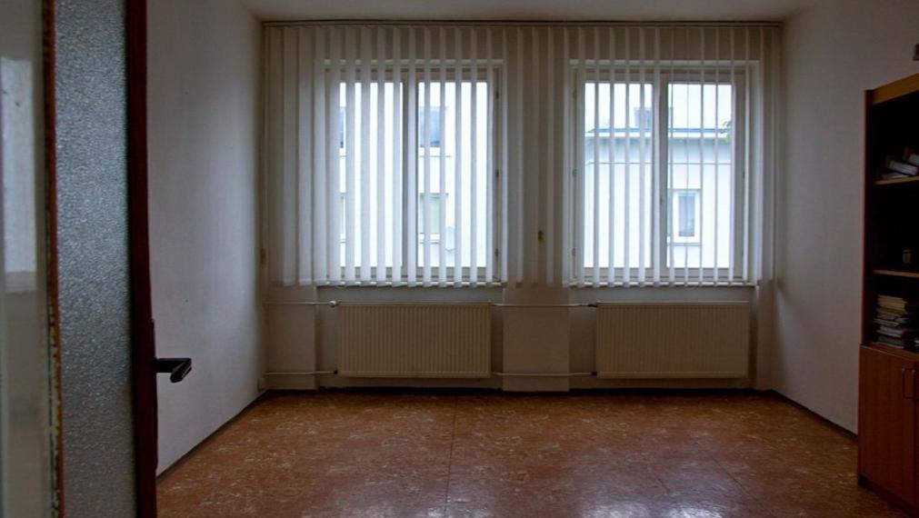 Administratívne priestory na prenájom, Trenčín – Za mostami