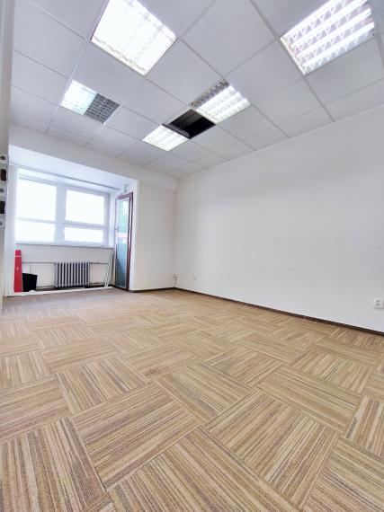 Na prenájom komerčný priestor 210 m2 (Bez provízie RK) Bratislava II TOP