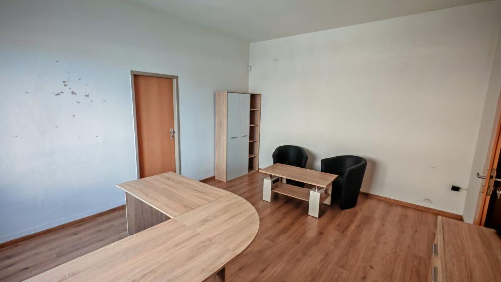 Na prenájom kancelárske priestory - 40m2 + 20m2 + parkovanie, Bratislavská ulica, Trnava