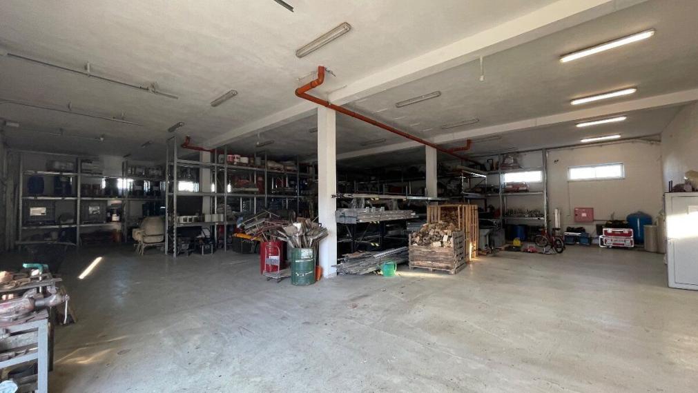 Na predaj nadštandardné administratívno-skladové priestory vo Svätom Jure vrátane pozemku 2086 m2