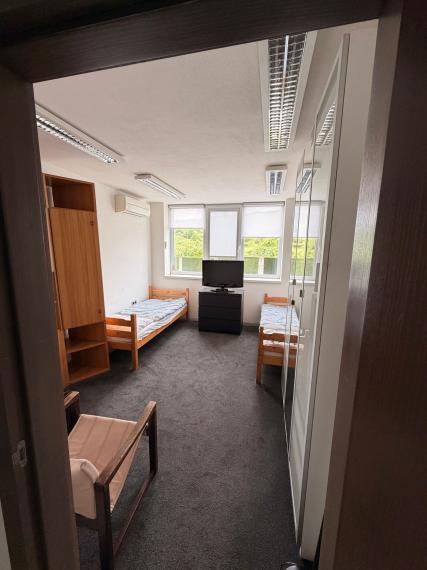 Na predaj nadštandardné administratívno-skladové priestory vo Svätom Jure vrátane pozemku 2086 m2