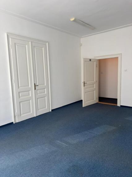 Prenájom kancelárie v historickej budove – Bratislava I, TOP