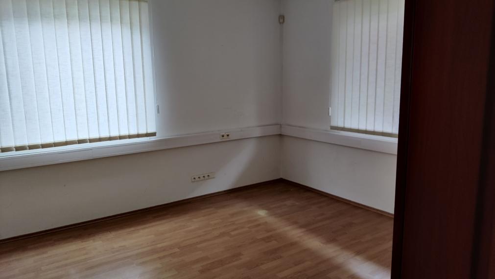 Na prenájom nebytový priestor o výmere 90m2 v Ružinove