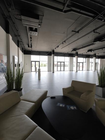 444m2 SHOWROOM/Obchodné priestory vhodné aj na fitnesscentrum, Račianska – Bratislava III