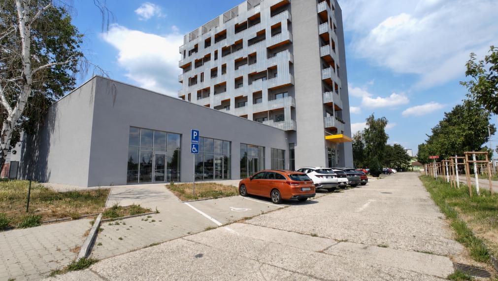 444m2 SHOWROOM/Obchodné priestory vhodné aj na fitnesscentrum, Račianska – Bratislava III