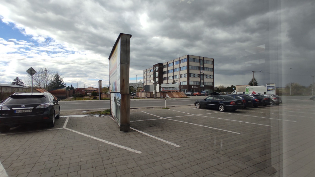 Obchodný priestor 78m2 s PARKINGOM a výkladmi do frekventovanej cesty, Ulica Svornosti