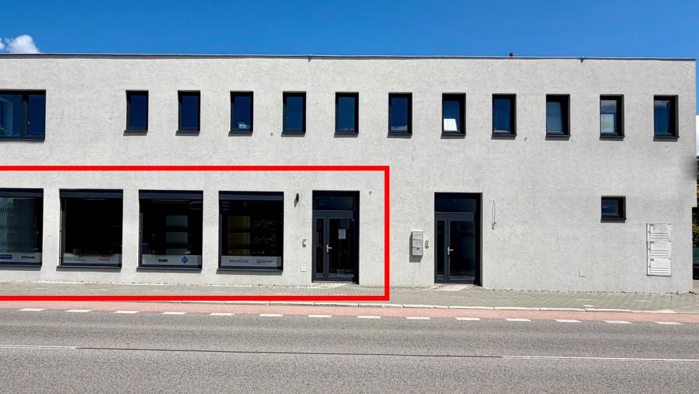 100 m2 lukratívny obchodný priestor na prenájom - Trenčín