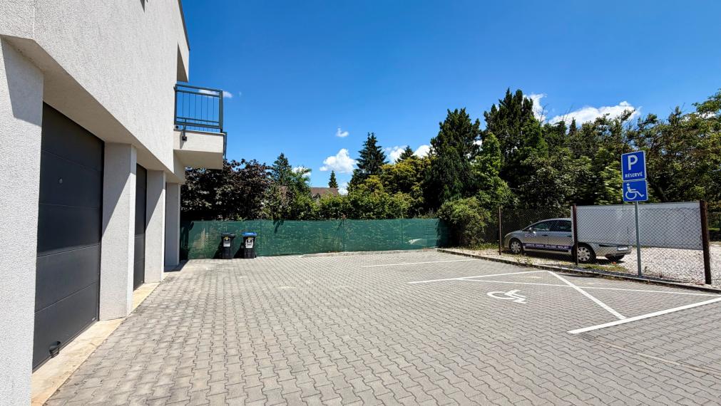 100 m2 lukratívny obchodný priestor na prenájom - Trenčín
