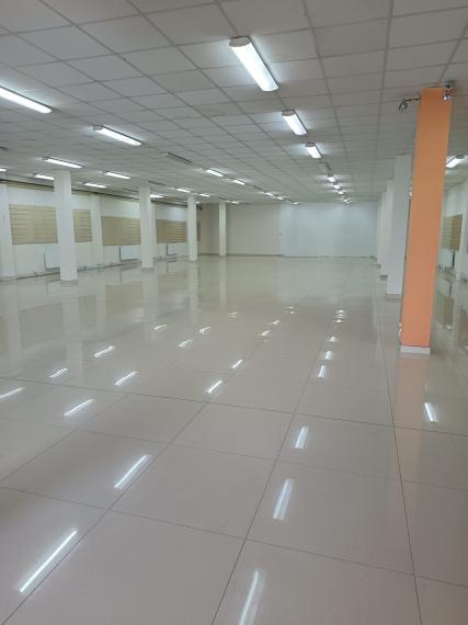 Skladová hala vo výmere 1000 m2 na predaj - ul. Stará Vajnorská 