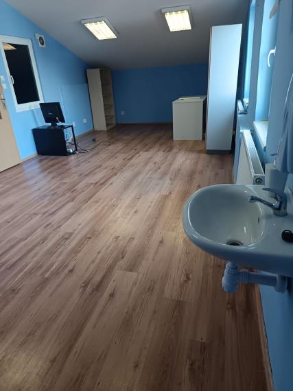 Skladová hala vo výmere 1000 m2 na predaj - ul. Stará Vajnorská 