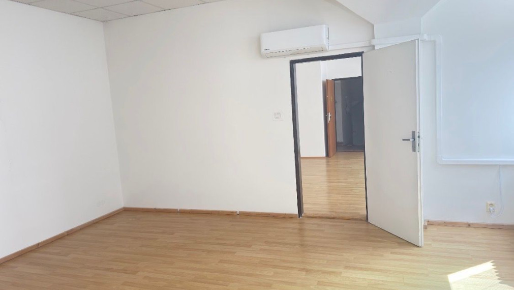 Na prenájom výnimočné svetlé priestory v obľúbenej kreatívnej budove, BA II TOP 