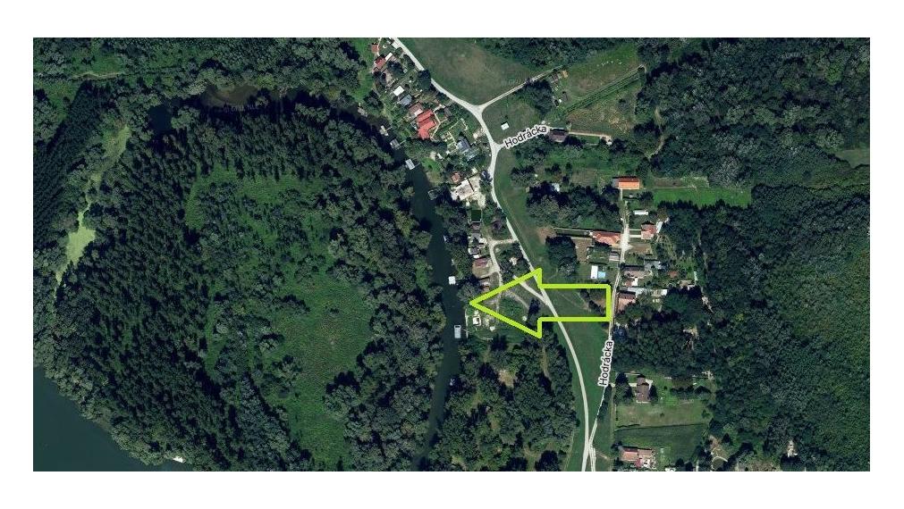Exkluzívny rekreačný pozemok (500 m²) s prístupom k vode pri ramene Dunaja