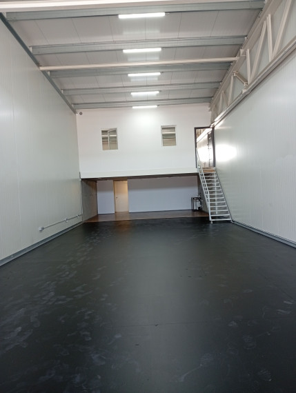 Na prenájom moderný skladový / výrobný priestor, Bratislava III TOP