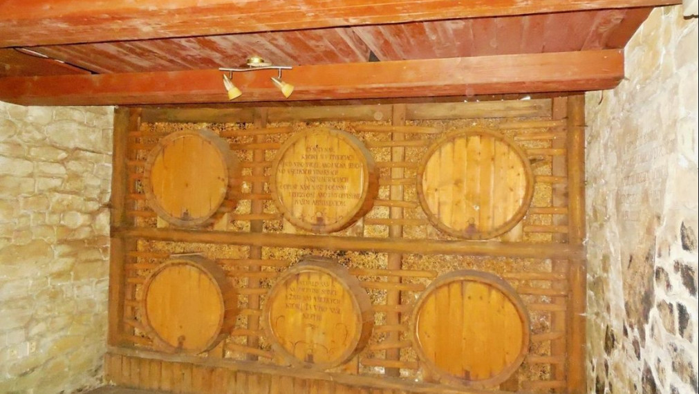 Obchodný priestor – bývalá reštaurácia, Trenčín