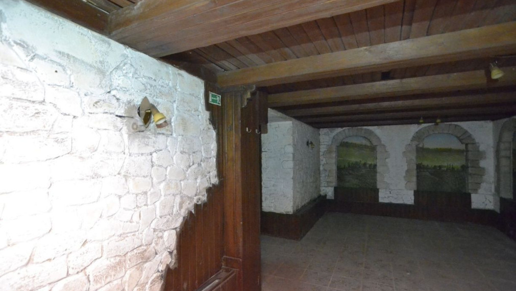 Obchodný priestor – bývalá reštaurácia, Trenčín