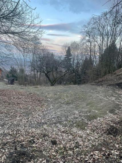 Na predaj čarovný pozemok pod lesom s vlastnou studňou, Dolné Orešany