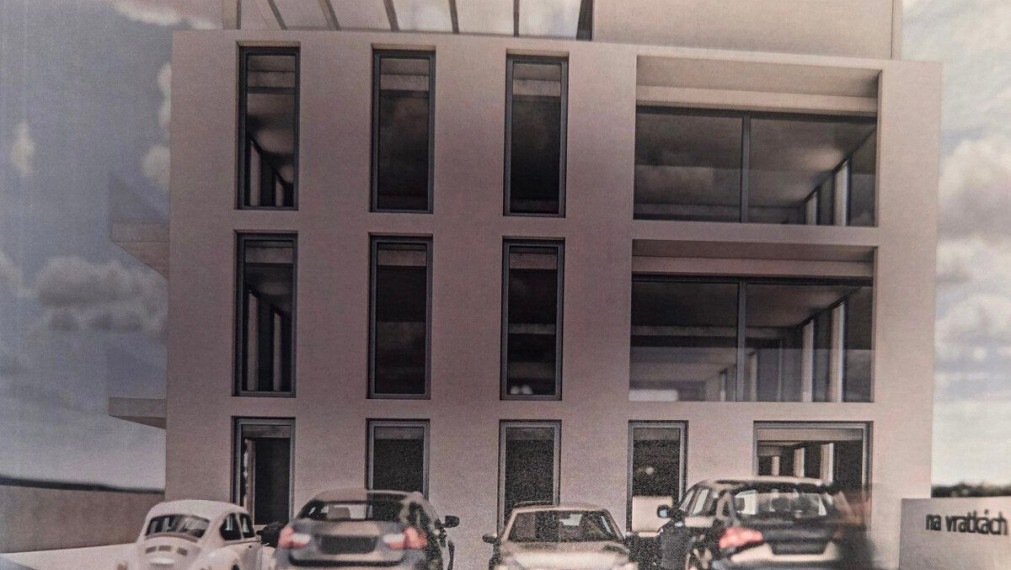 Na predaj investičný stavebný pozemok s projektom polyfunkčnej budovy - Bratislava IV