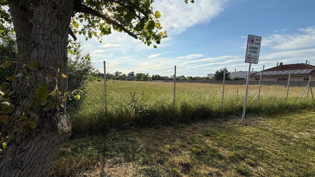 Developerský pozemok v Miloslavove na predaj – 4 205 m² 