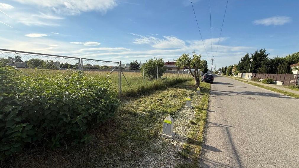 Developerský pozemok v Miloslavove na predaj – 4 205 m² 