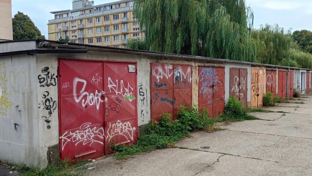 Na predaj betónová garáž - Bratislava III