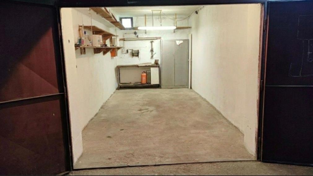Na prenájom suchá a udržiavaná garáž (18 m²) v uzavretom garážovom komplexe, BA II TOP