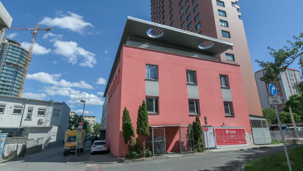 NA PREDAJ Polyfunkčná budova s výbornou dostupnosťou a investičným potenciálom | Bratislava – Nové Mesto