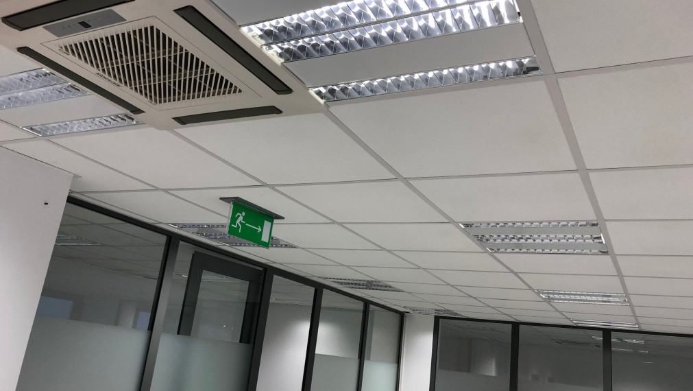 Obchodný/kancelársky priestor na prízemí, 111 m² + 4x PARKING, Smrečianska-BAIII