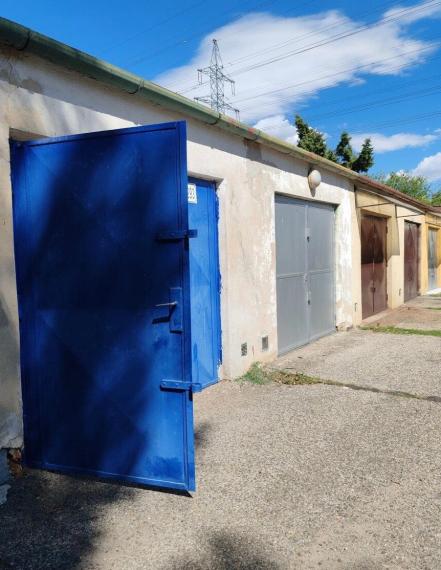 Na predaj murovaná garáž v Bratislave – Ružinove 