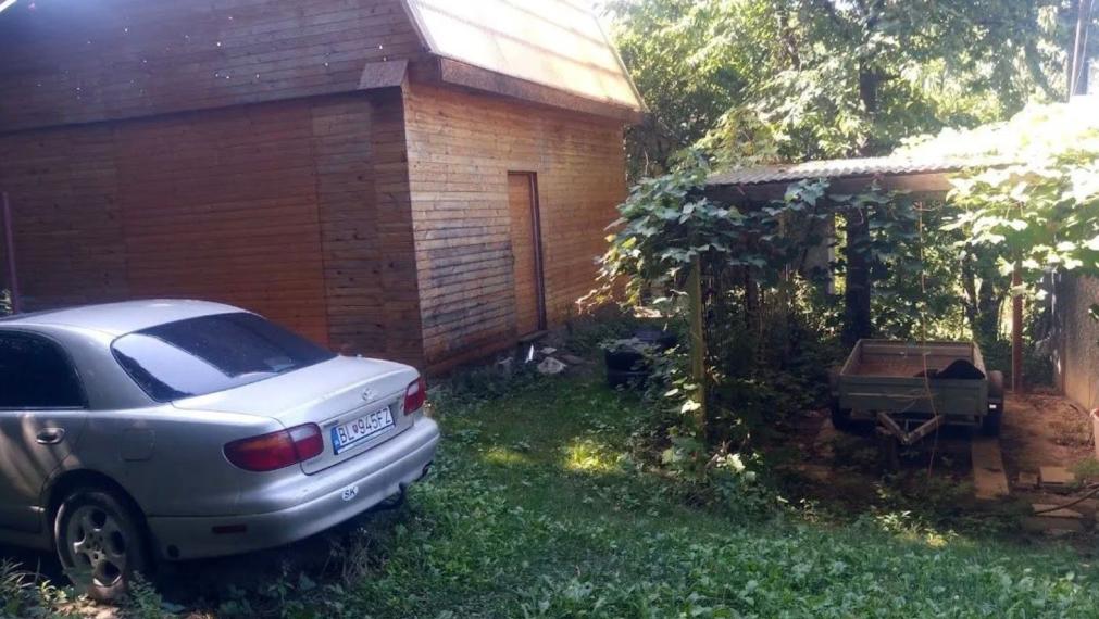 Na predaj drevená chata v krásnom a pokojnom lesnom prostredí 