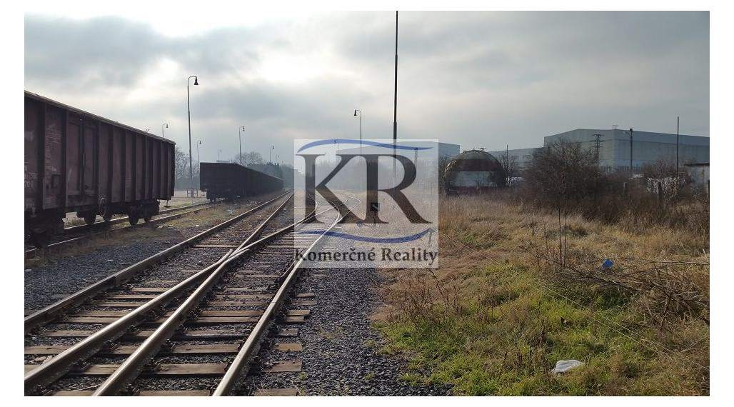 Spevnené voľné plochy, v uzavretom areály, Vráble