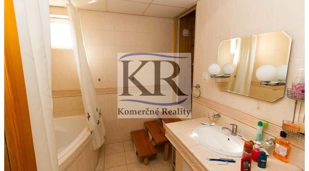 Ubytovanie pre pracujúcich / robotníkov, 90m2, 150,-EUR/osoba/mesačne vrátane en., Suchá nad Parnou